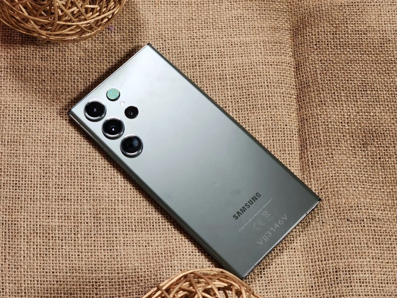 Смартфон Samsung